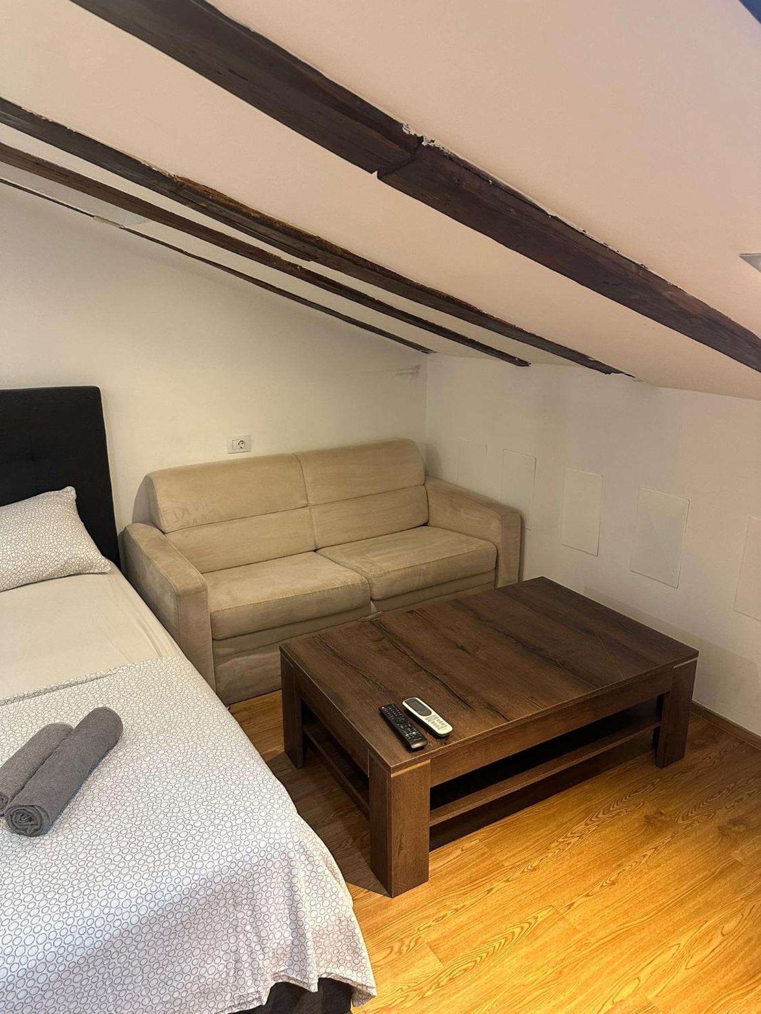 Apartment In The Heart Of Пула Экстерьер фото