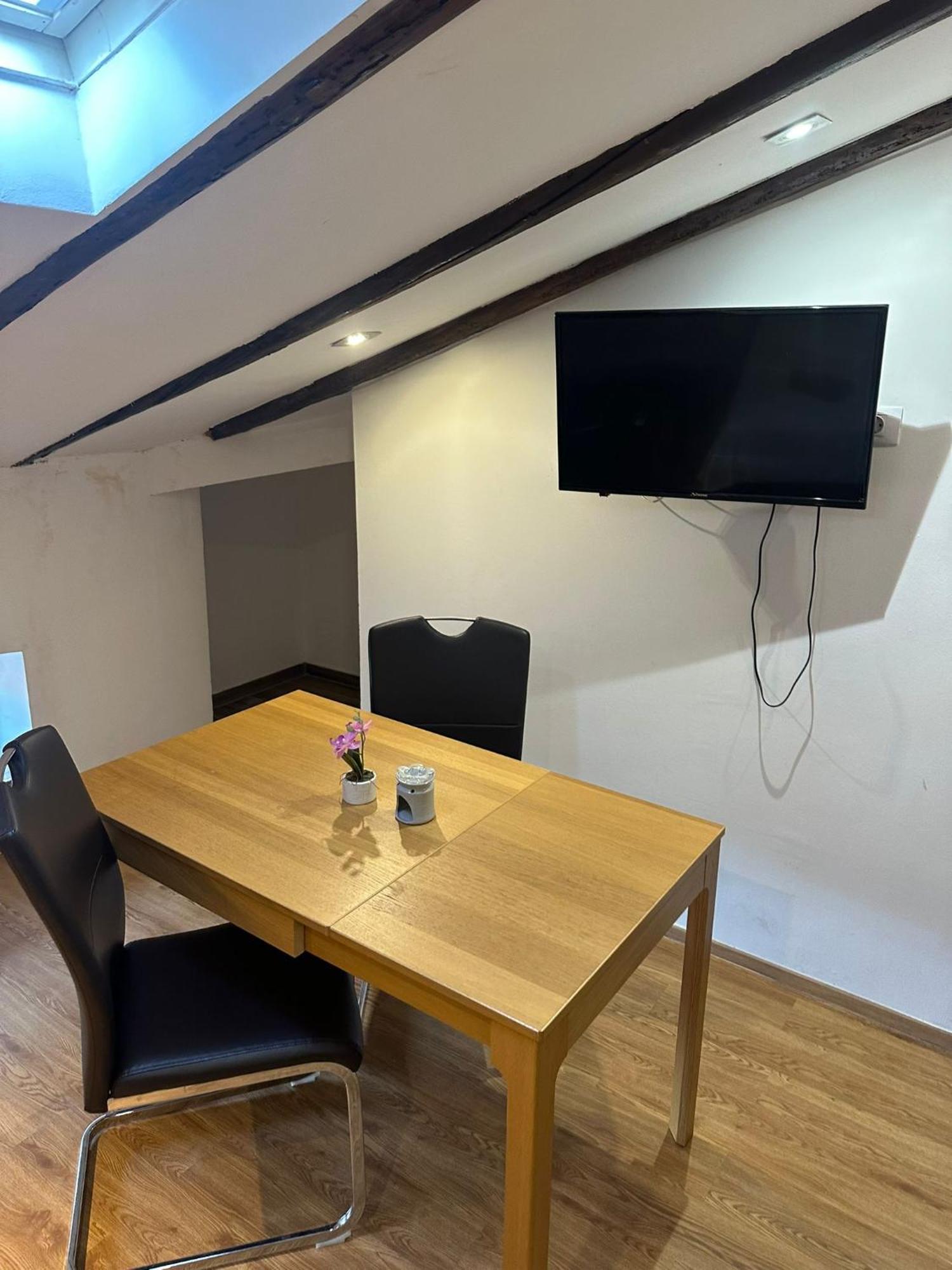 Apartment In The Heart Of Пула Экстерьер фото