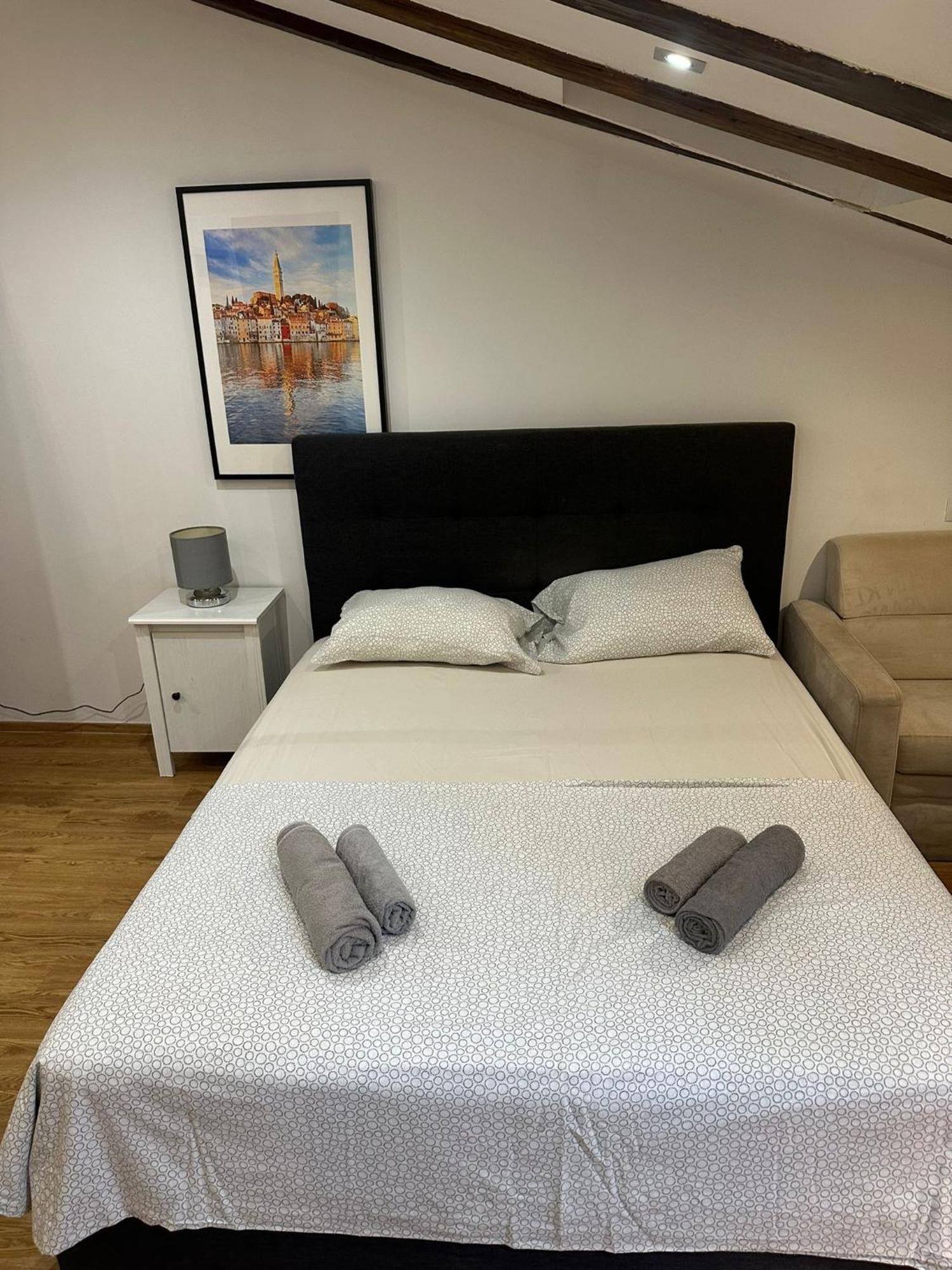Apartment In The Heart Of Пула Экстерьер фото