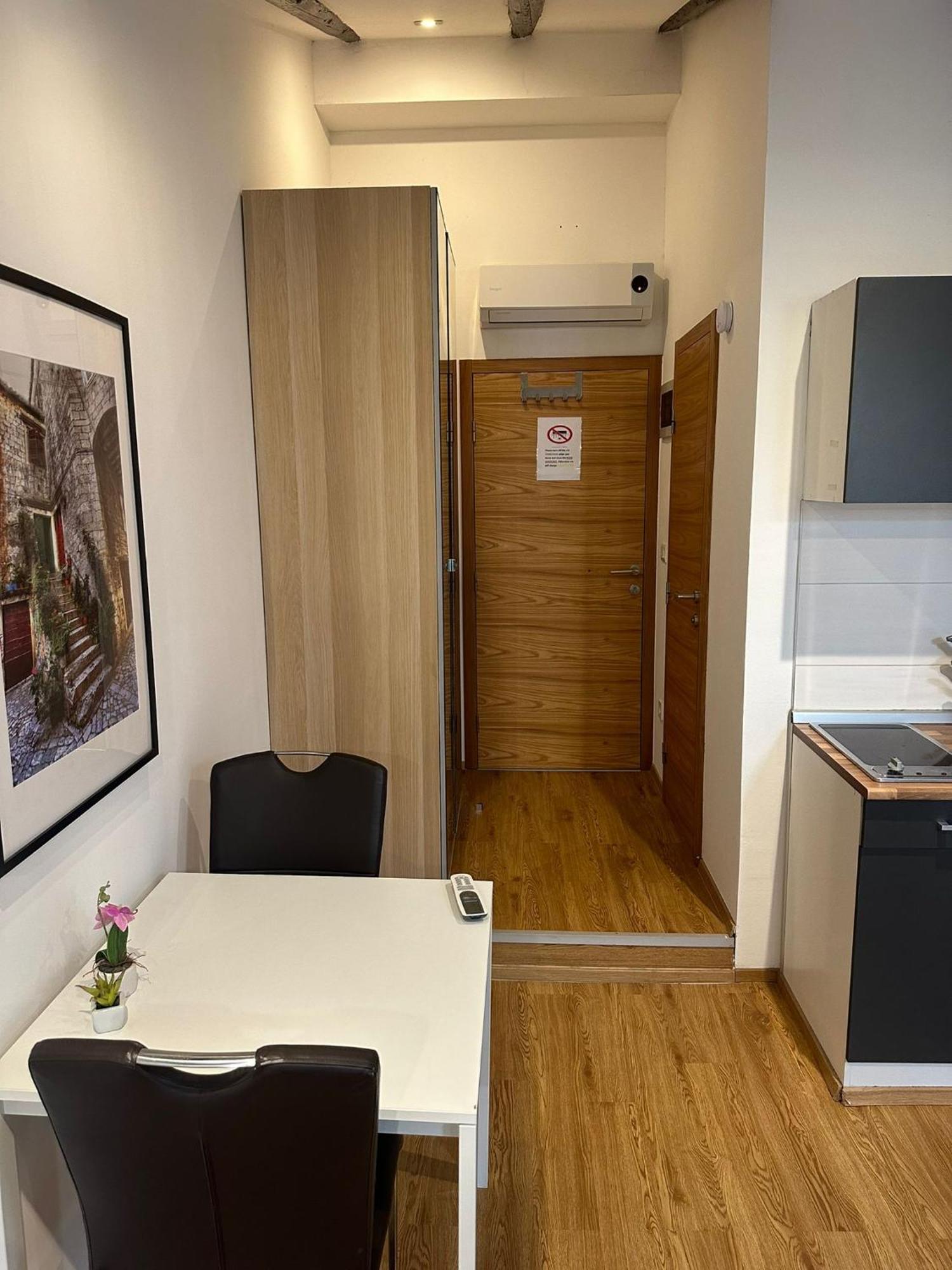 Apartment In The Heart Of Пула Экстерьер фото