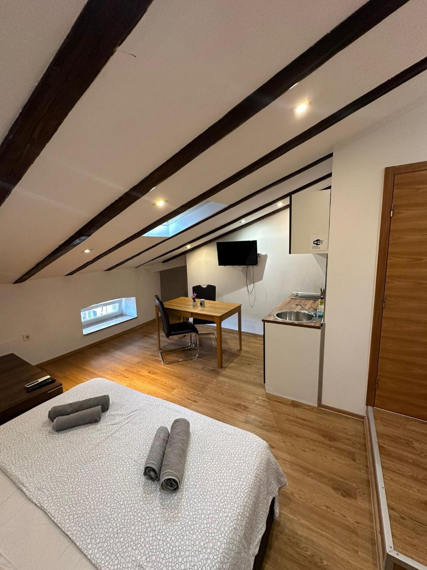 Apartment In The Heart Of Пула Экстерьер фото