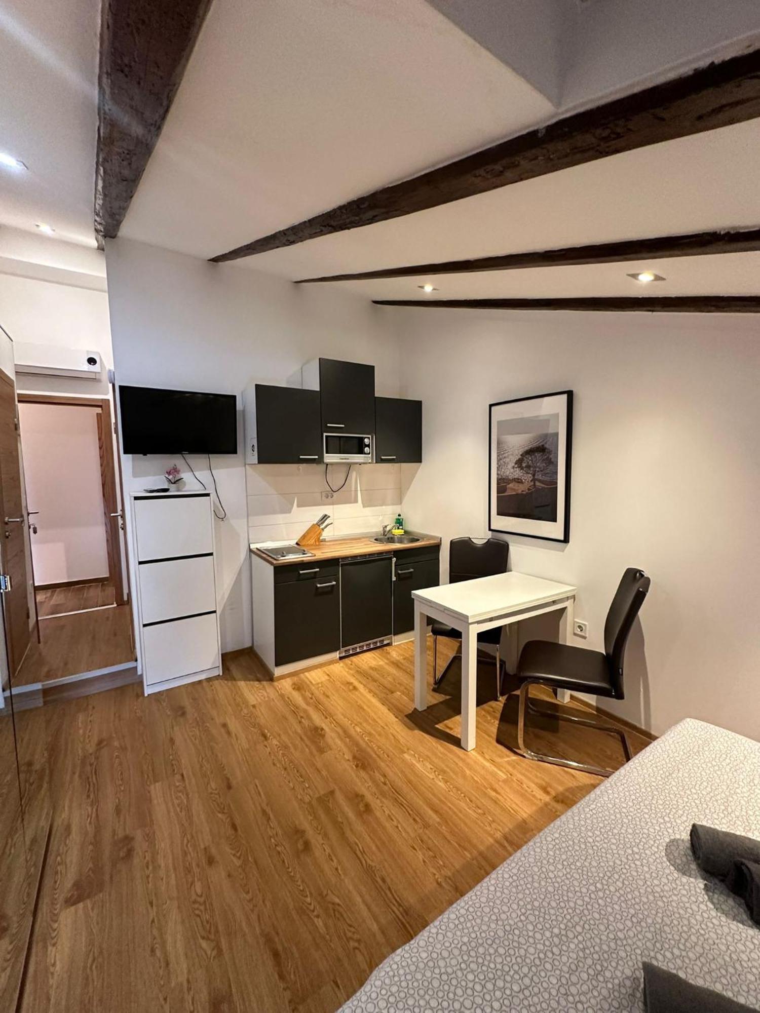 Apartment In The Heart Of Пула Экстерьер фото